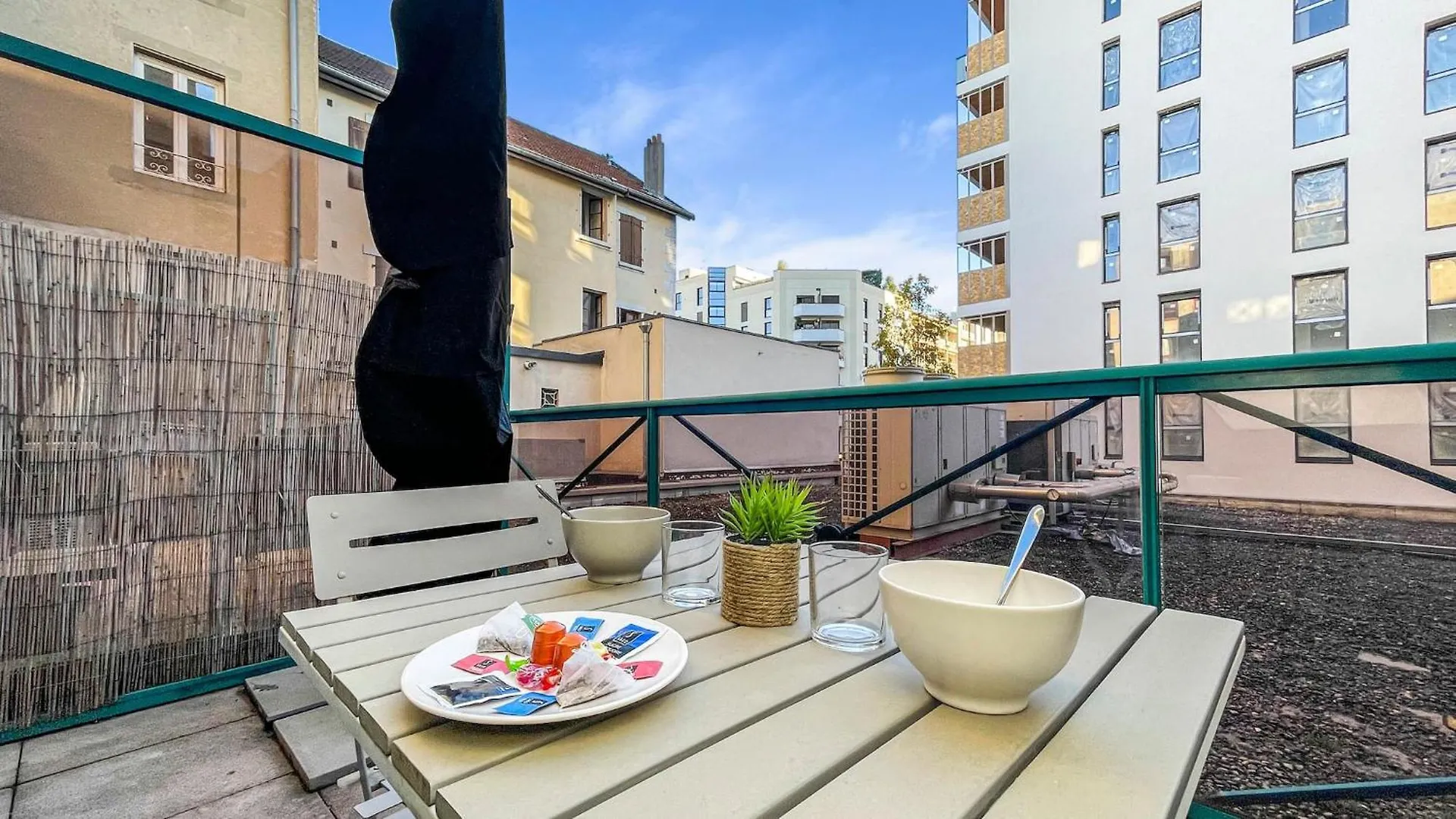 Homey Helsinki - Hyper Centre - Proche Geneve - Terrasse Privee - Wifi & Netflix Annemasse Appartement