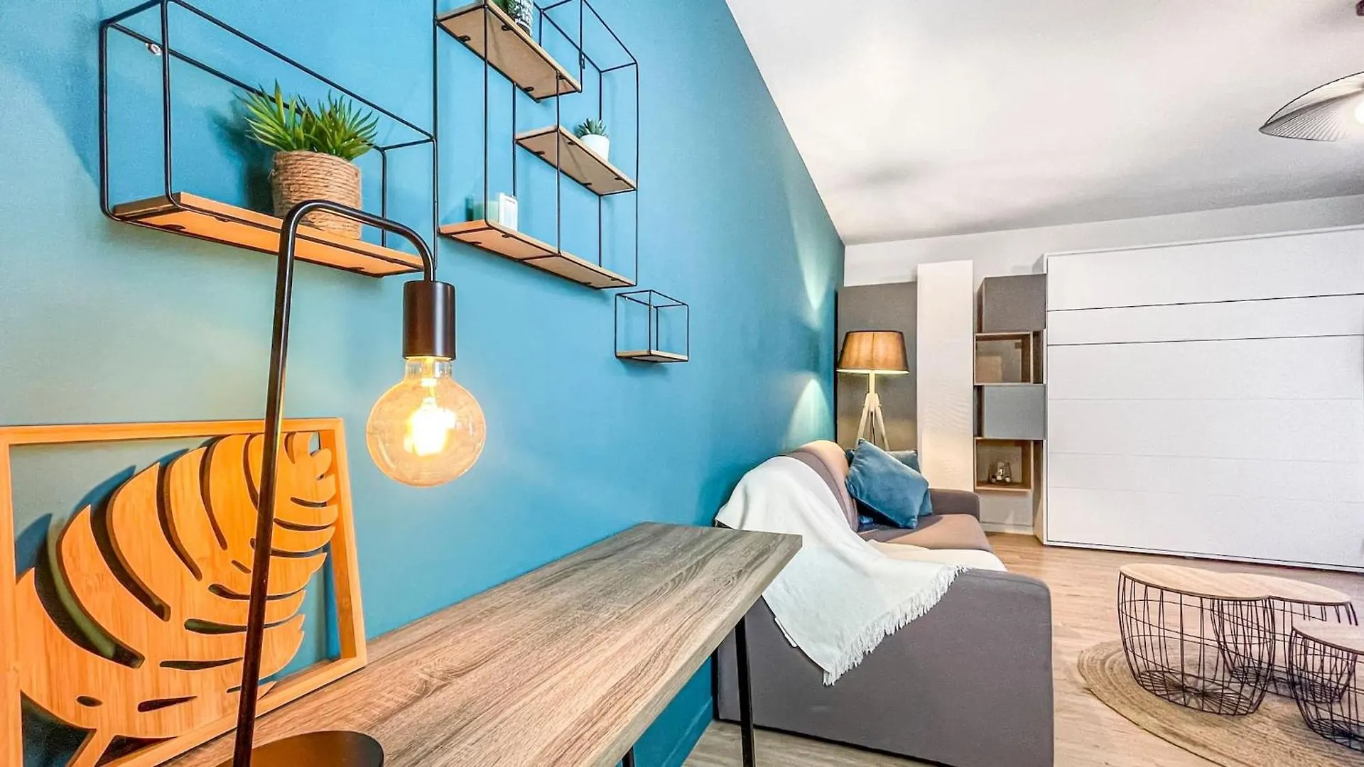 Homey Helsinki - Hyper Centre - Proche Geneve - Terrasse Privee - Wifi & Netflix Annemasse 0*,  France